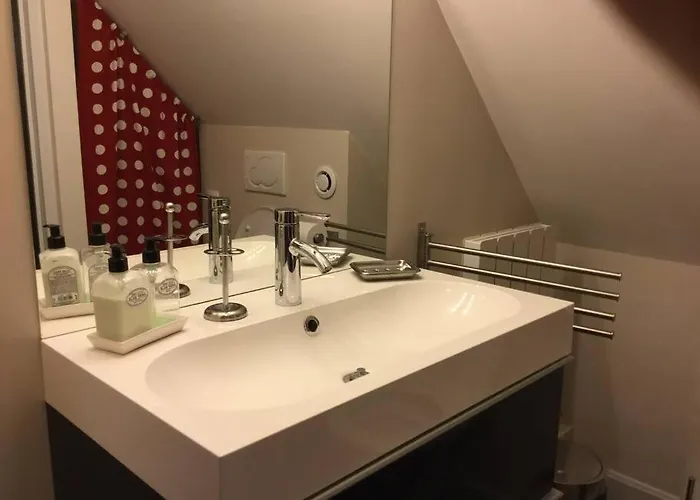 Normand Sur Les Plages Du Débarquement. *